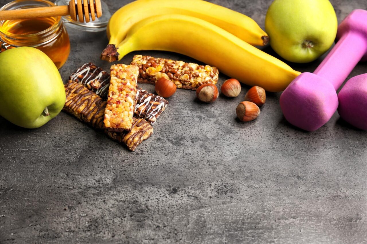 Snack-uri proteice pentru după antrenament: rețete și beneficii