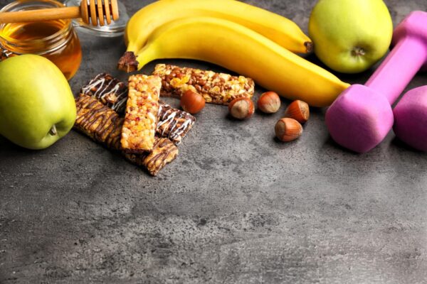 Snack-uri proteice pentru după antrenament: rețete și beneficii
