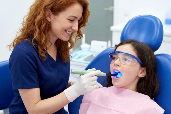 Detartrajul dentar: cât de des se face și la ce ajută
