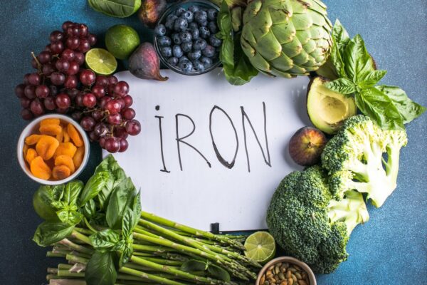 Dieta pentru anemia feriprivă: cum combini alimentele pentru o absorbție mai bună a fierului