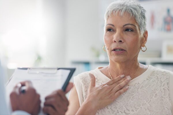 Terapia hormonală pentru menopauză: beneficii, riscuri și cine poate fi candidată