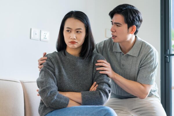 Conflict de cuplu sau abuz emoțional: diferențe care contează
